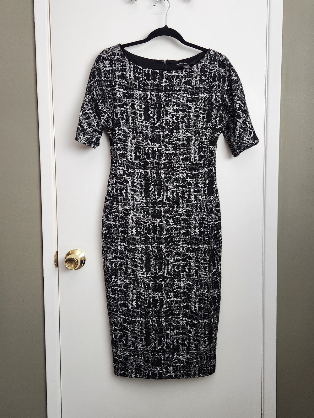 Maggy London Black and White Printed Midi Sheath Dress